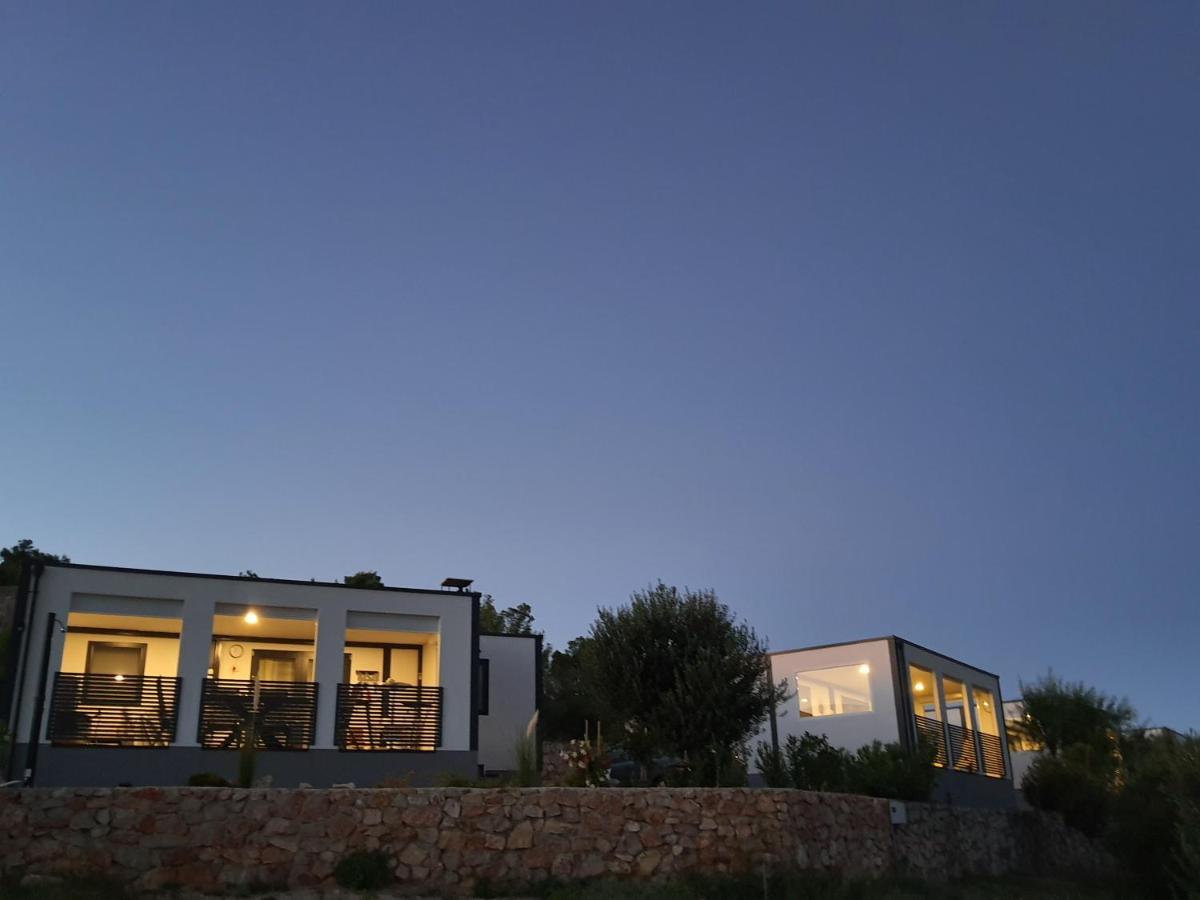 Mobile Home Tina Тисно Екстериор снимка